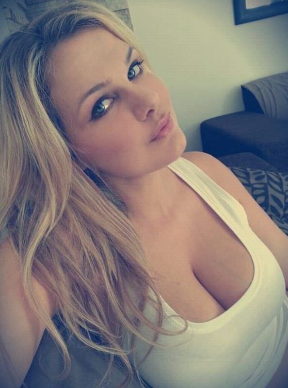 Девушки с большой грудью (45 фото)