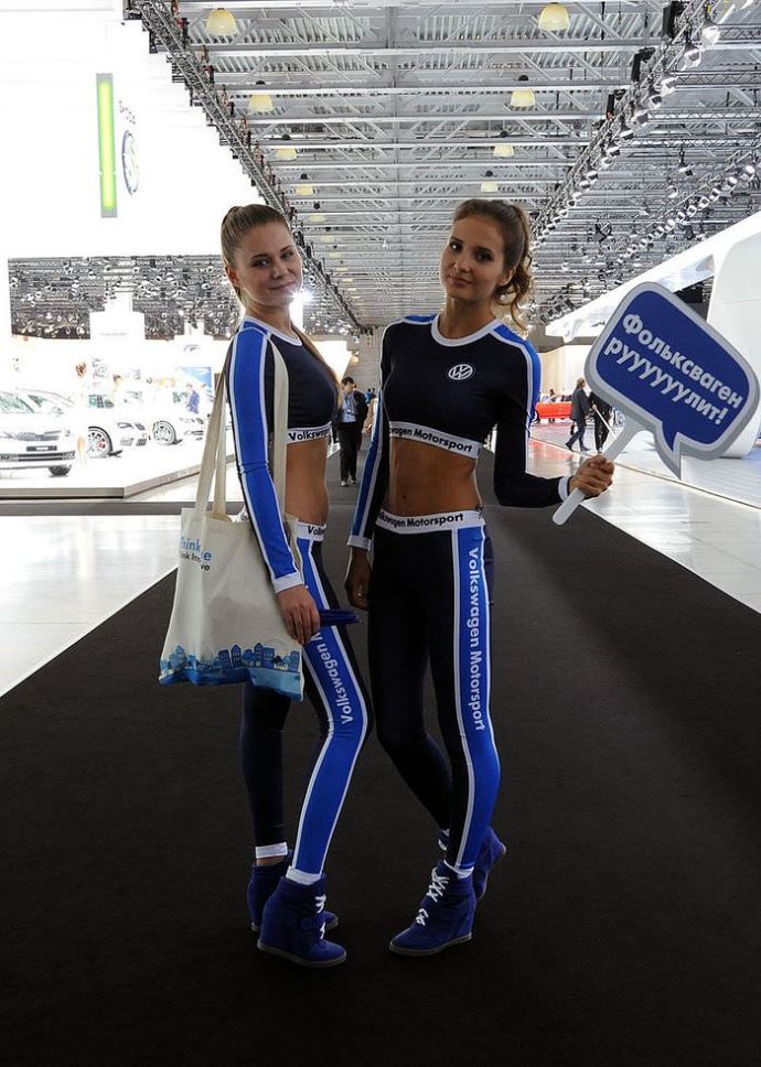 Красивые девушки с Московского Международного Автомобильного Салона