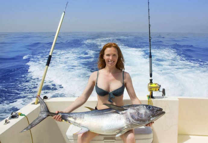 Ух, рыбалка: ✅ симпатичные девушки и их улов