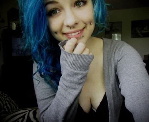 Смазливые улыбающиеся девушки