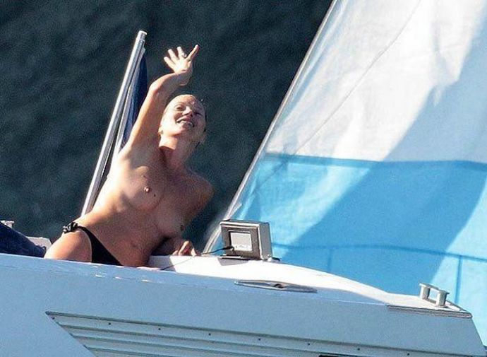 Кейт Мосс с голыми сиськами (10 фотографий)