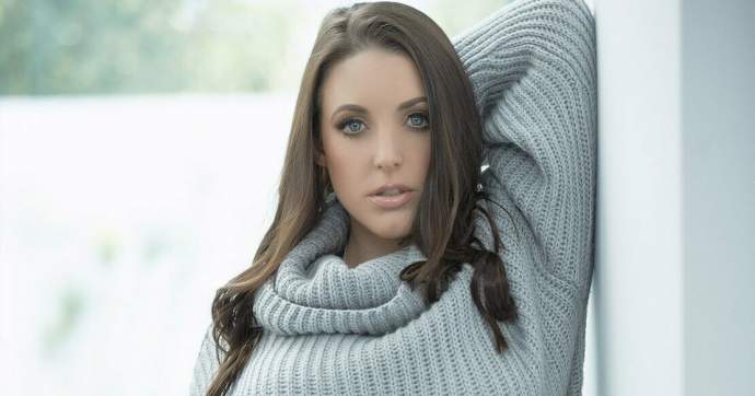 Angela White. 22 факта о популярной актрисе индустрии развлечений.