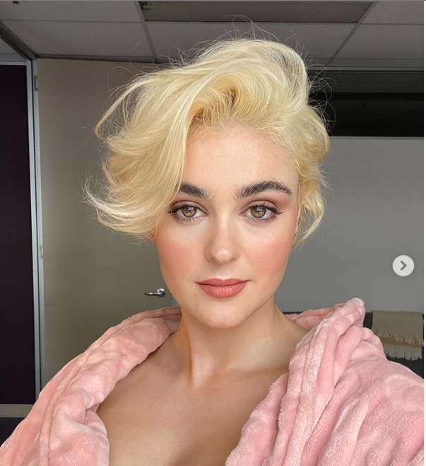 Реклама "нижней женской одежды" и карьера модели плюс сайз Стефании Феррарио