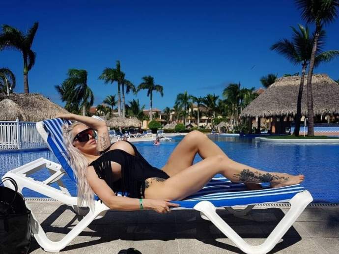 Kristhin Gómez дама с пышным бюстом ✅