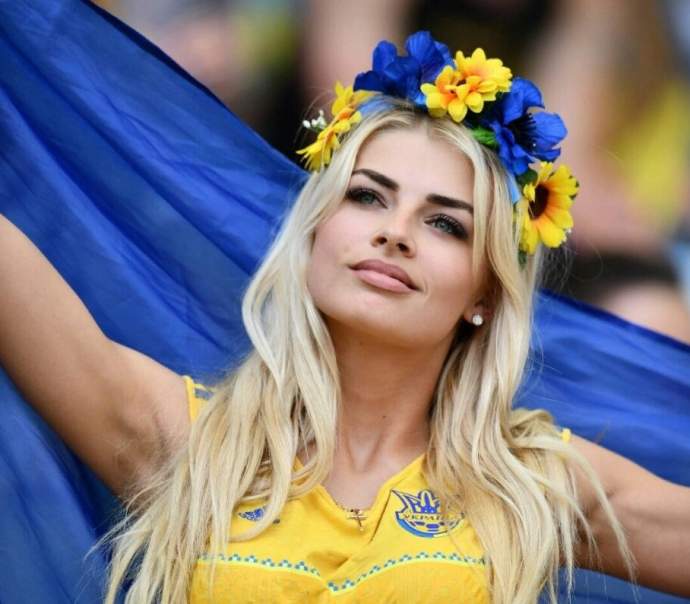 Влада Щеглова болельщица и её подруги ✅ 29 фото