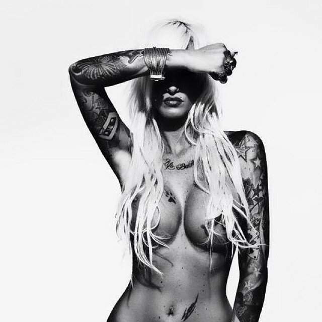 Nicole Stephan @nicilisches ✅ всё тело в татуировках, кроме головы