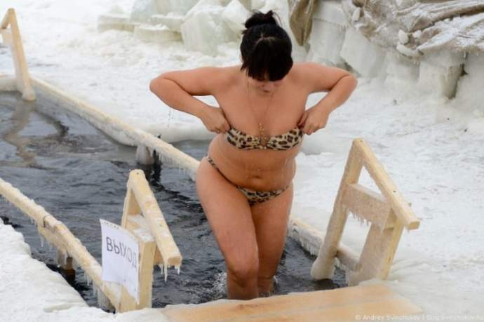 Купание девушек нагишом