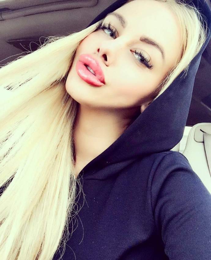 Krisstine Kamenowa ✅ с большими силиконовыми губами