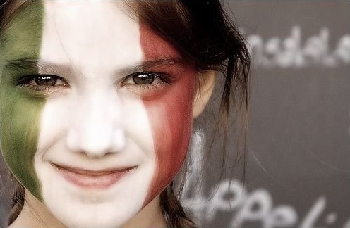 Фанатки разных футбольных команд