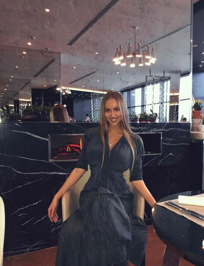 Магдалина Солтан. Фигура 102-60-93. Бывшая гимнастка.