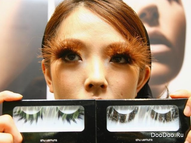 Мохнатые ресницы на глазах