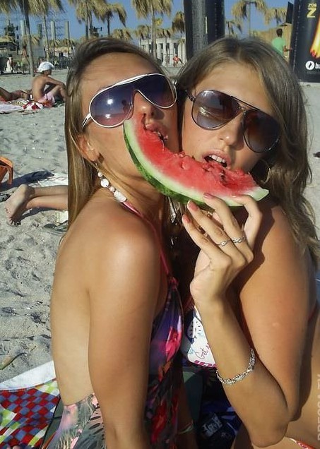 Пикантные фото приколы с девушками