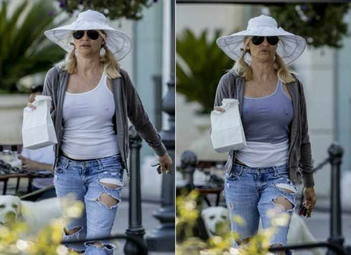 Фото: актриса Nicollette Sheridan в майке без бюстгальтера