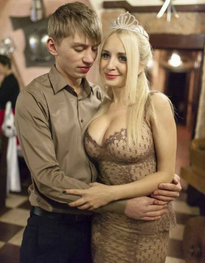 Взгляды мужиков на пикантные места у девушек