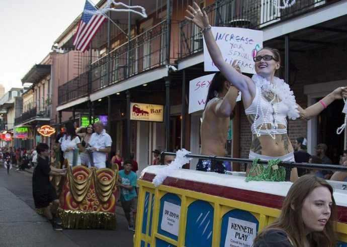 Смотреть фото: съезд свингеров в Новом Орлеане