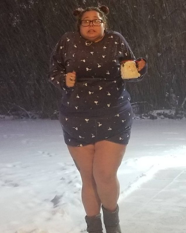 Фото: Большая девушка красотка выкладывает откровенные снимки в Instagram