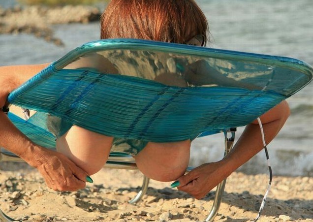 Фото: Лежак для девушек