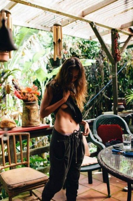 Фото: Полуоткровенные фото девушек