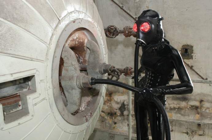 Фото: Девочки в латексе и коже