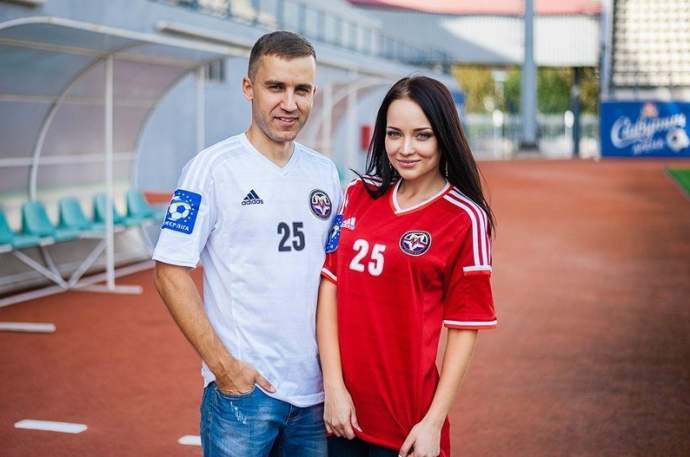 Фото: Украинская фотомодель снялась в откровенной фотосессии в поддержку запорожского "Металлурга"