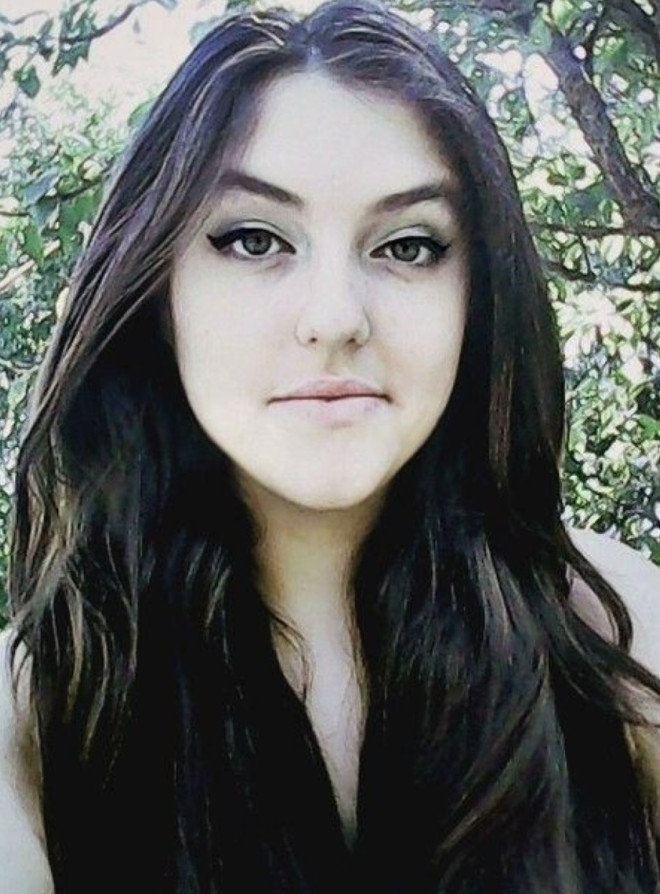 Фото: Когда девушка красотка похожа на Сашу Грей