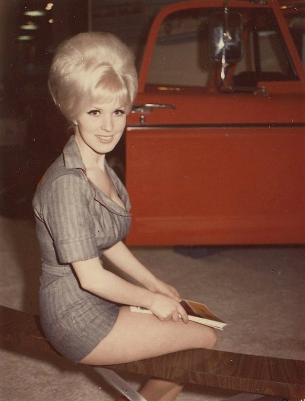 Ретро-эротика с самыми классными девушками