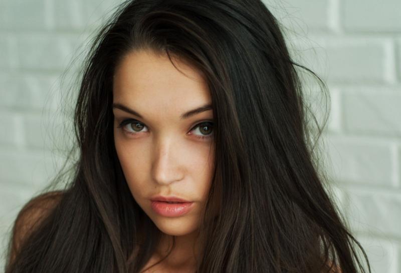 Очаровательные девушки однообразные лица