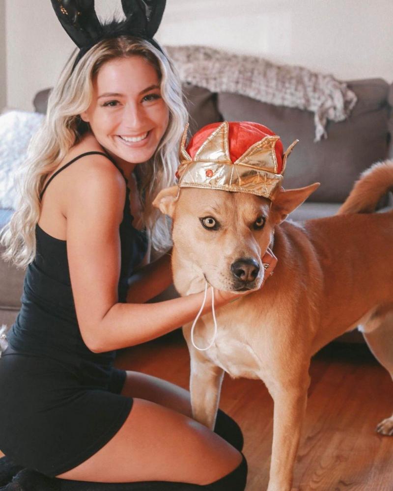 Крутые девушки с собаками