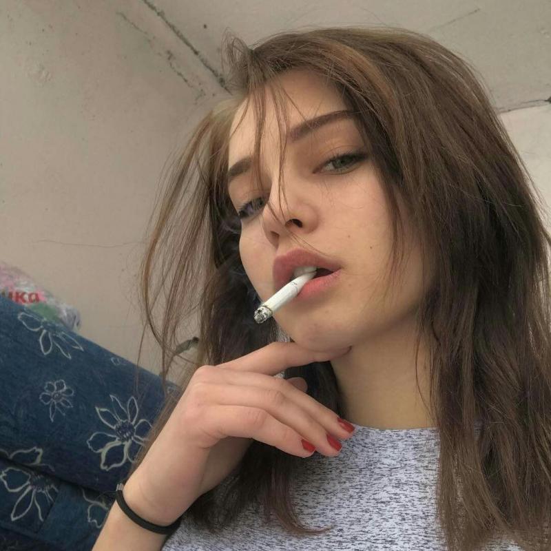 Курящие девушки хулиганки