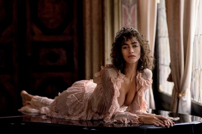 Фото: Аланна Аррингтон в журнальчике Maxim