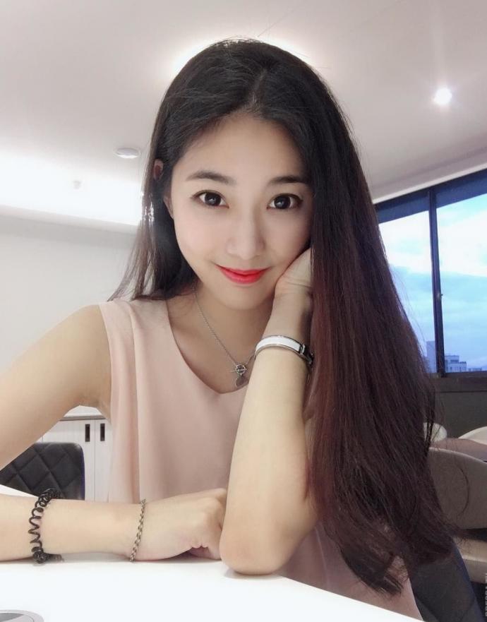 Фото: Ченг Я-Уэн - самая прекрасная учительница Тайваня