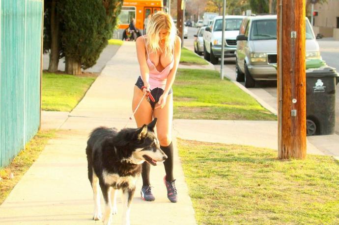 Фото: Нади Волянова засветила грудь