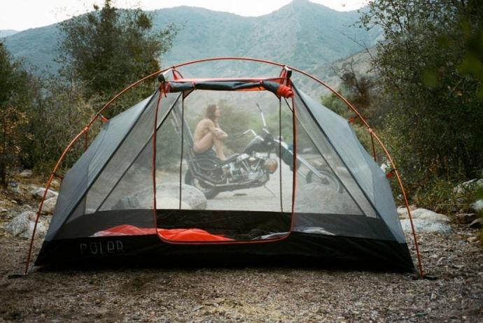 Фото: Обнаженная путница Магдалена Возинска