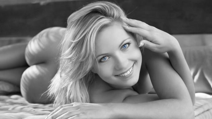 Искренние ухмылки девушек