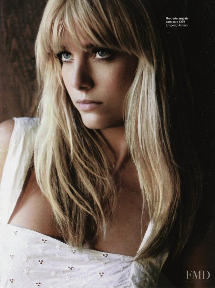 Русые девушки с челкой