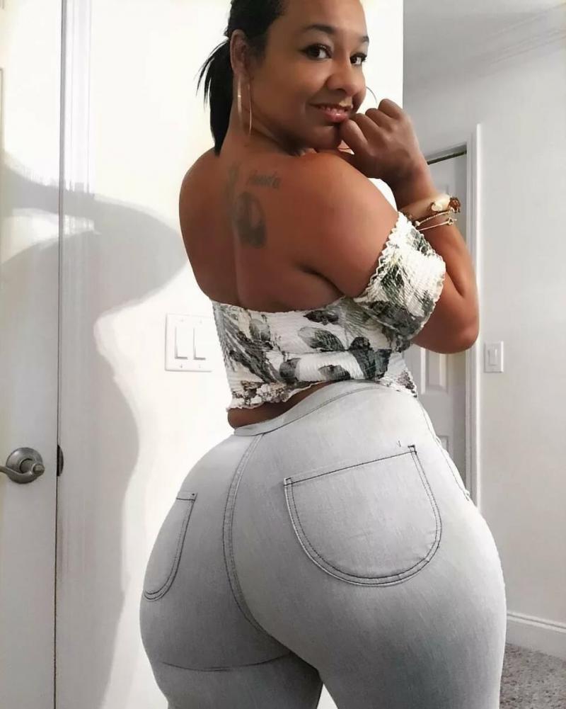 Большие черные жопы