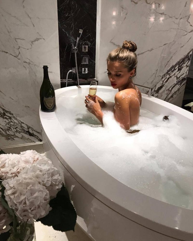 Девки в ванной