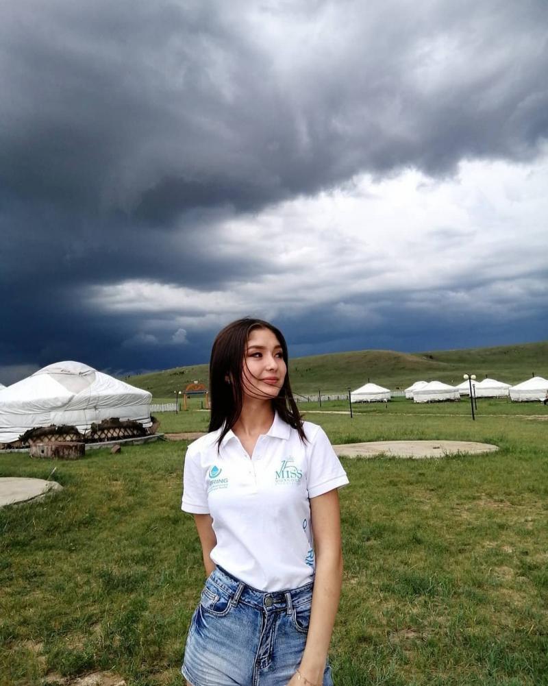 Девушки монголки