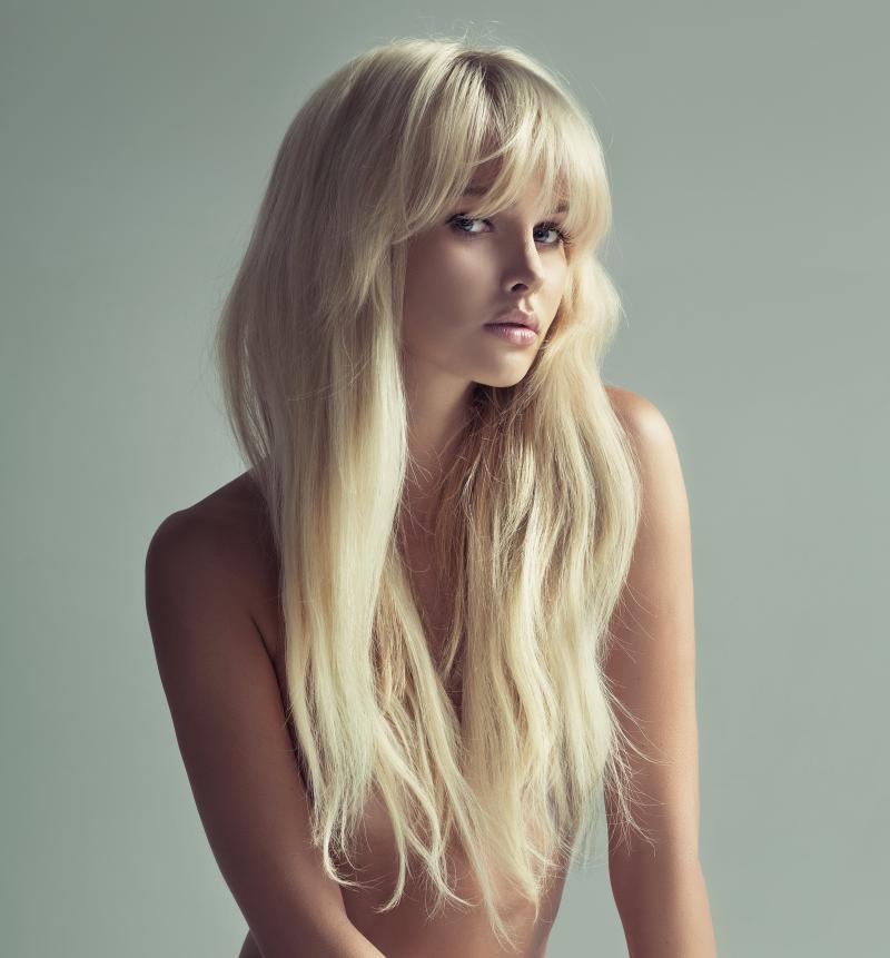 Девушки с челкой ( 64 фото )