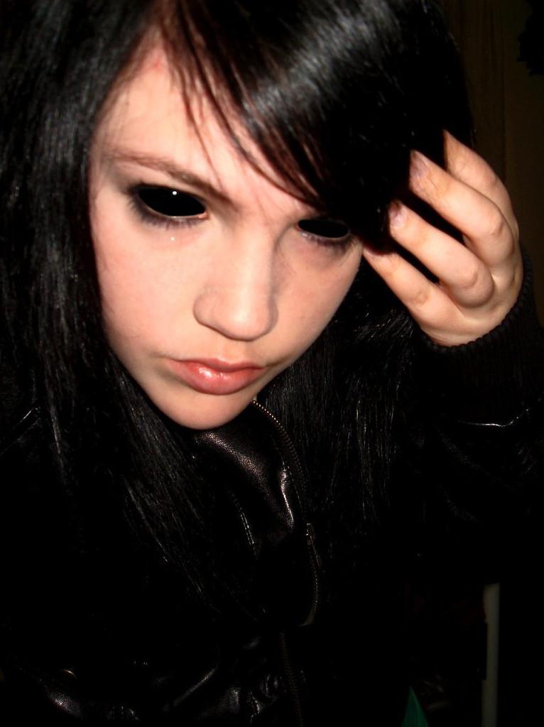 Девушки с черными глазами