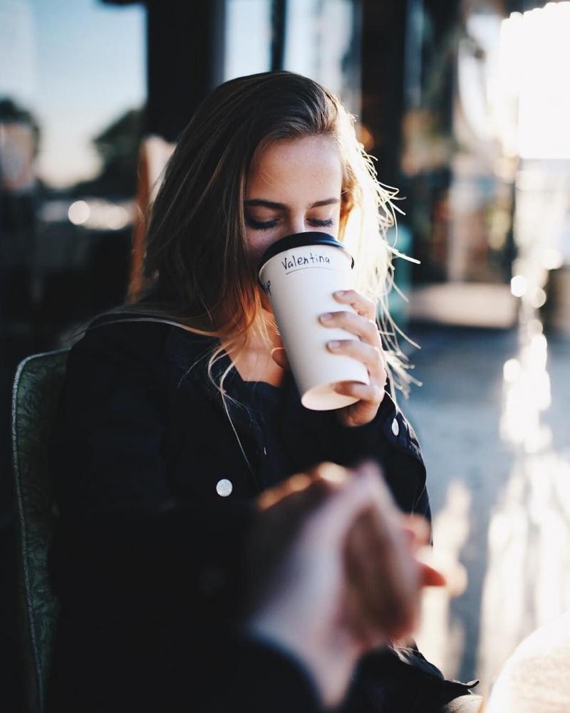 Девушки с кофе