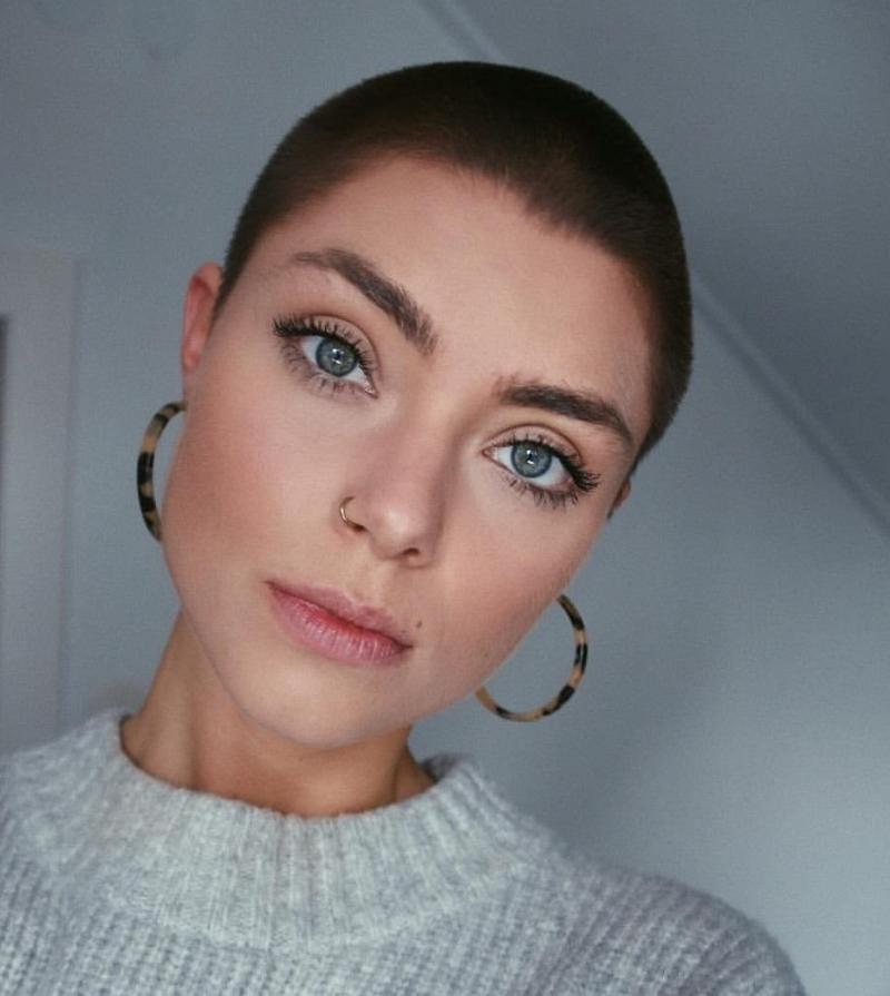 Девушки с короткими волосами