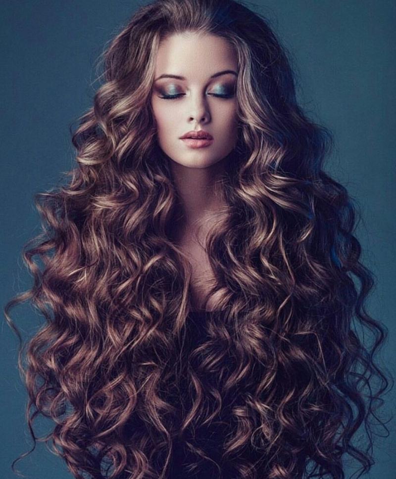 Девушки с красивыми волосами