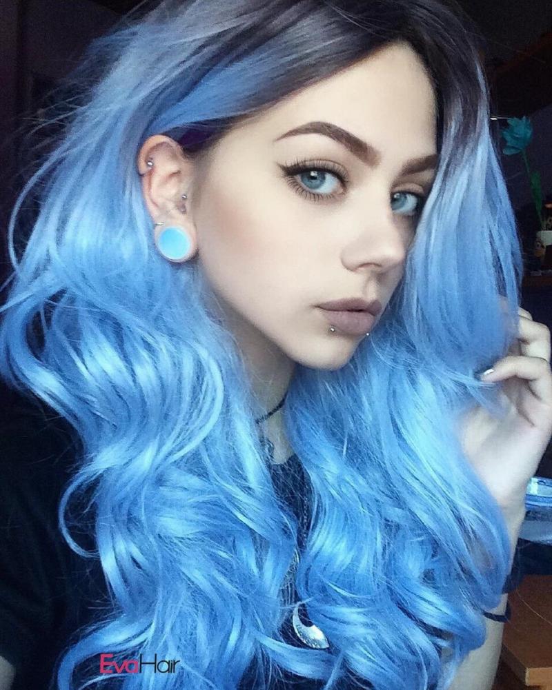 Девушки с синими волосами и синими глазами