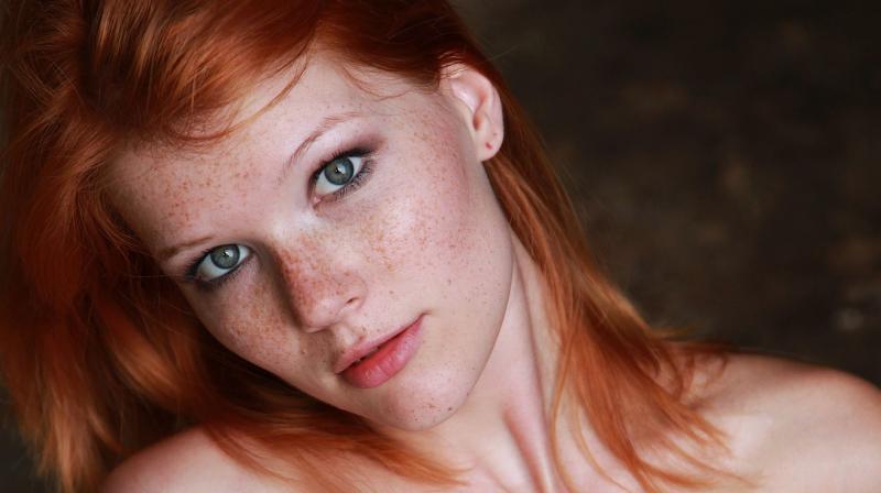 Девушки с веснушками