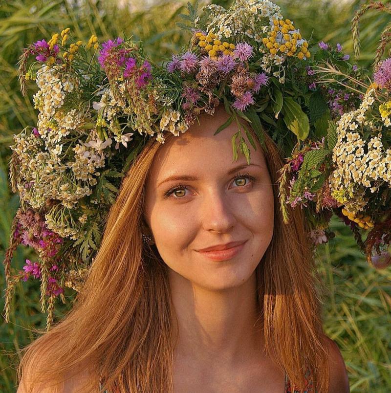 Девушки славянской внешности