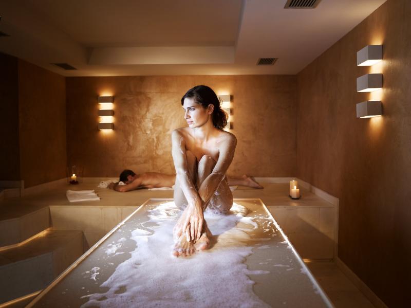 Девушки в хамаме