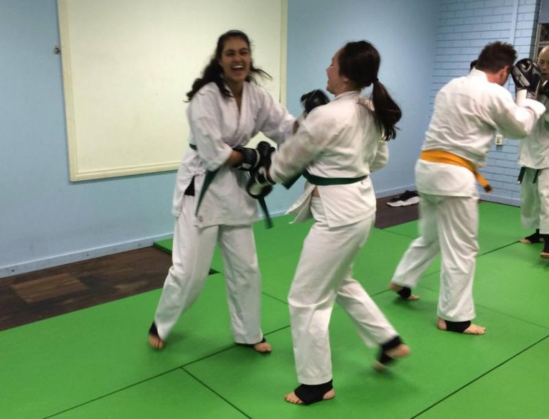 Женское карате - каратистки фото