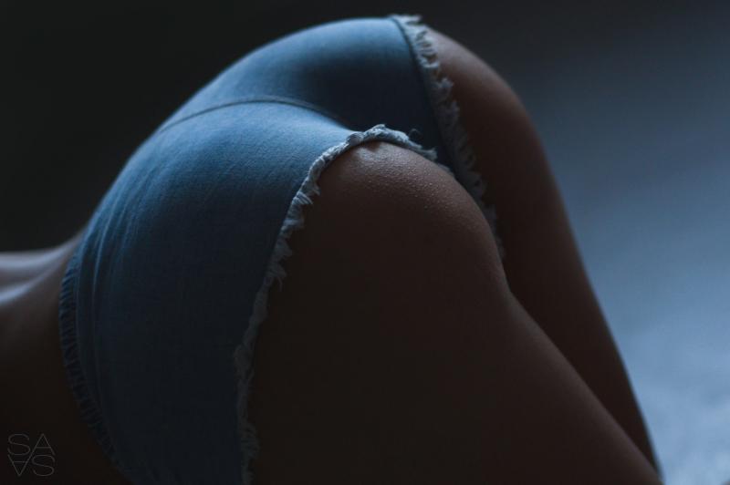 Попы в трусиках - эрофото