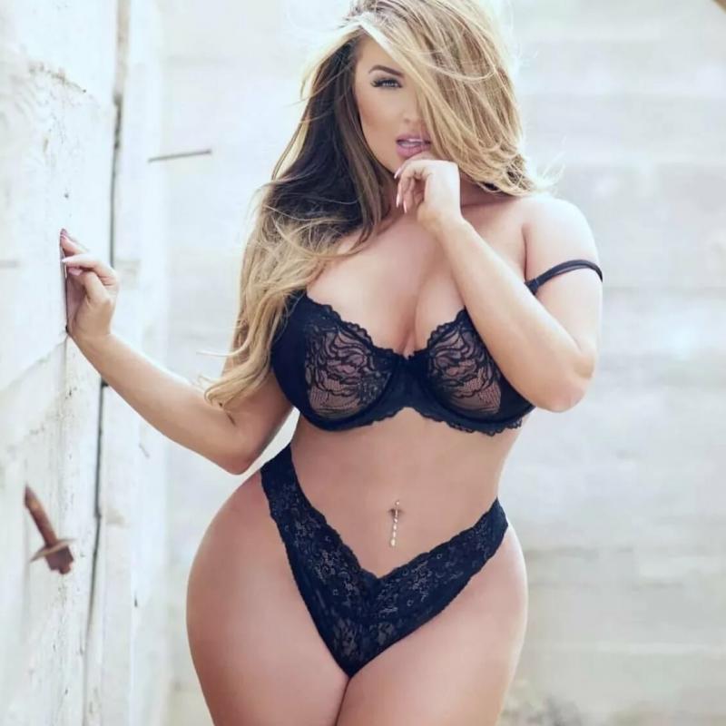 Пышные формы девушек